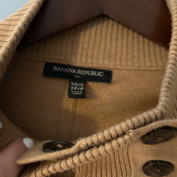 Banana Republic Sweater - Picture 3 of 4